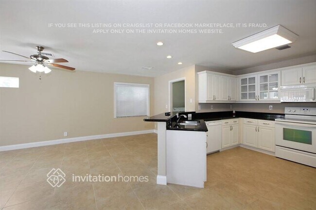 Building Photo - 5700 NW 60th Pl