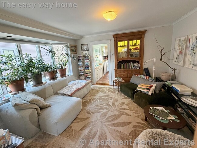 Building Photo - 138 Larch Rd