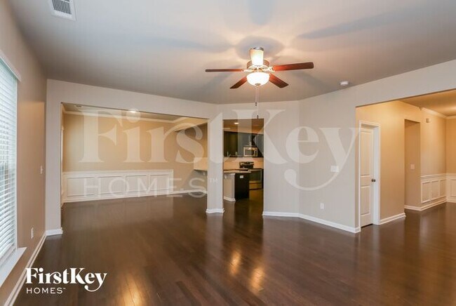 Foto del edificio - 2119 Charcoal Ives Rd