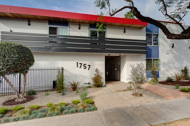 Building Photo - 1757 N Kingsley Dr
