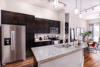 Kitchen - AMLI Littleton Village