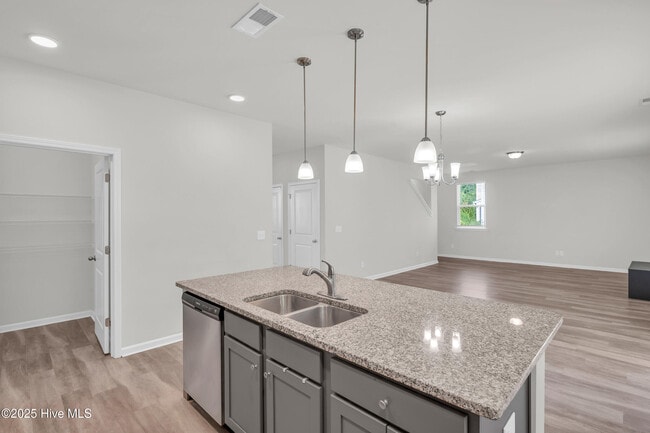 Building Photo - 706 Lenox Dr