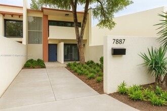Building Photo - 7887 SW 105th Pl Building Photo - 7887 SW 105th Pl