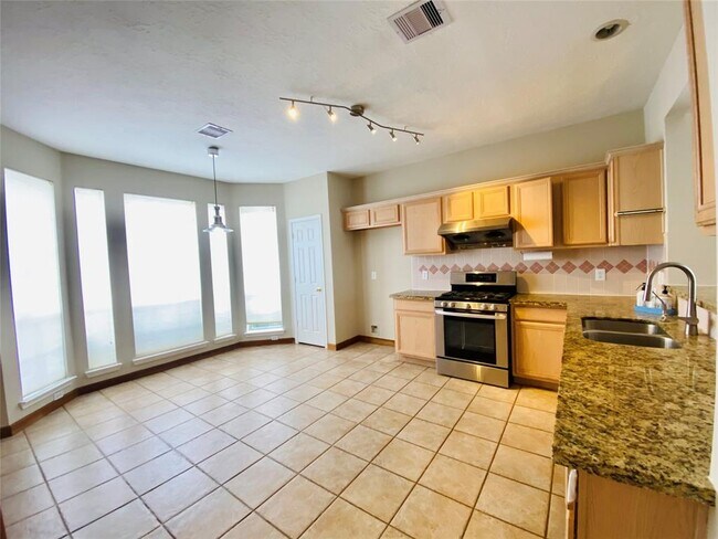 Building Photo - 12218 Meadow Crest Ct