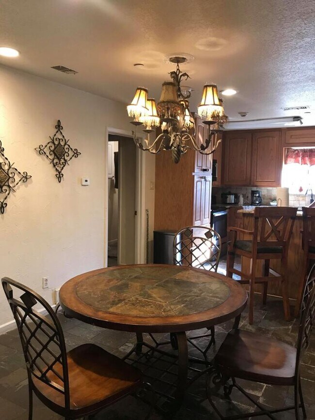 Building Photo - 5 bedroom in Fort Worth TX 76133