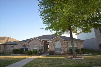 Building Photo - 5513 Stonemoss Dr