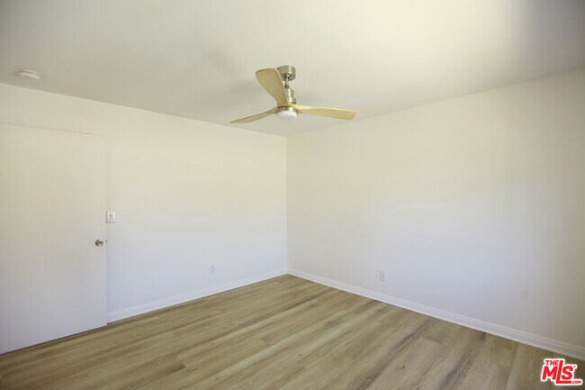 Foto del edificio - 833 Orange Grove Ave