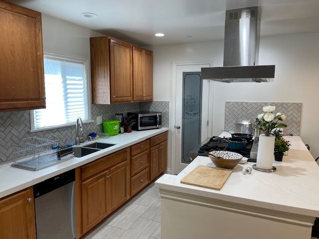 Custom Kitchen - 2851 Casitas Ave