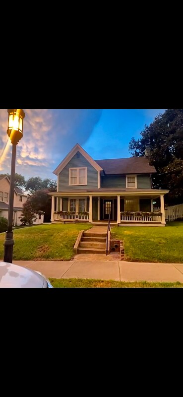Primary Photo - 916 Walker Ave