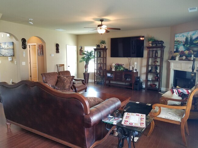 Building Photo - 3582 Fallen Oak Dr
