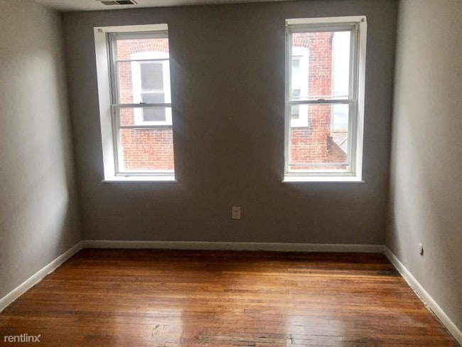 Building Photo - 4418 Walnut St
