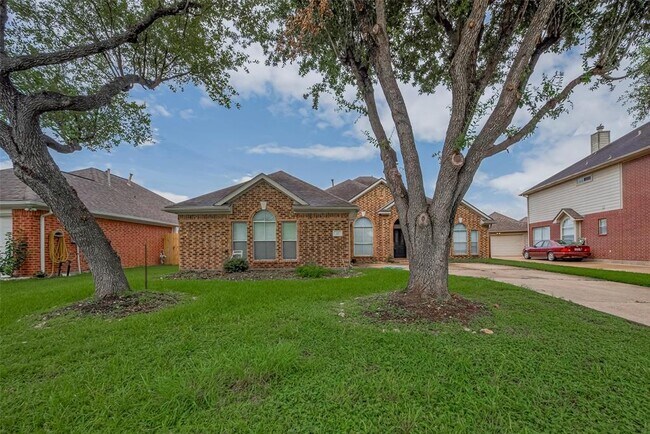 Building Photo - 311 N Esplanade Ln