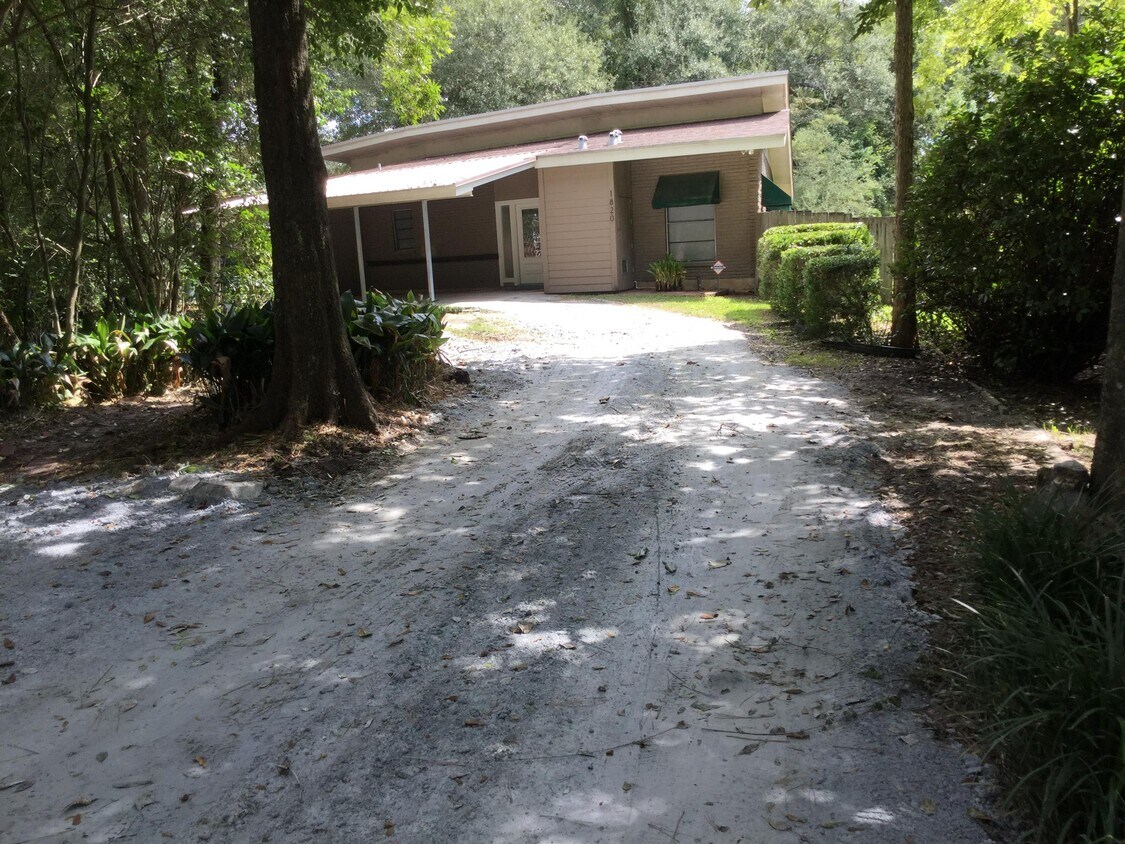 Primary Photo - 1820 Briarcliff Dr