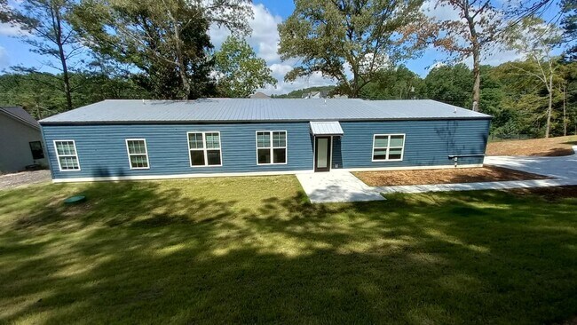Foto del edificio - 1089 Long Hollow Rd