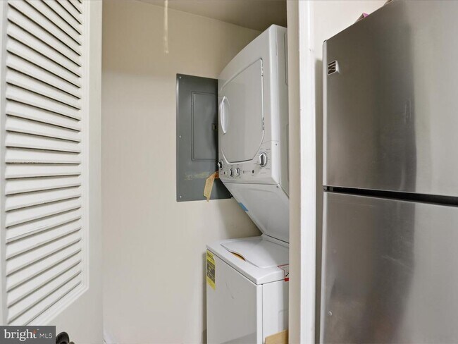 Foto del edificio - 1029 N Stuart St