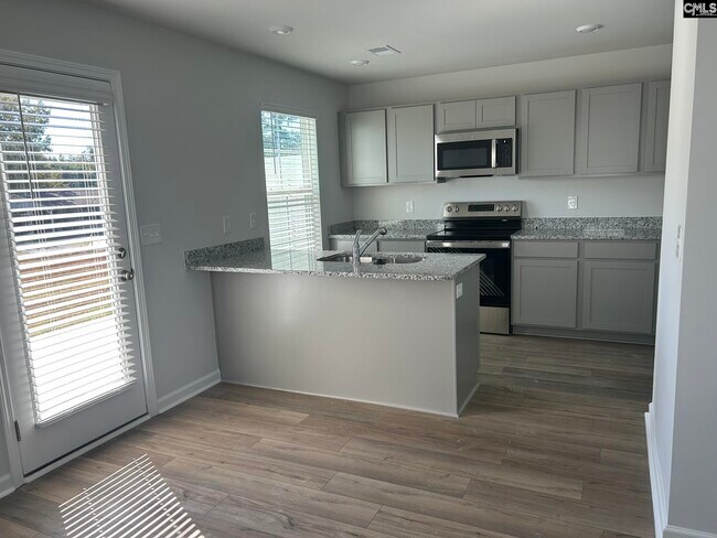 Foto del edificio - 216 Brando Wy