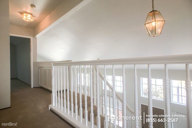 Building Photo - 3 br, 2.5 bath House - 2069 Continental Ave