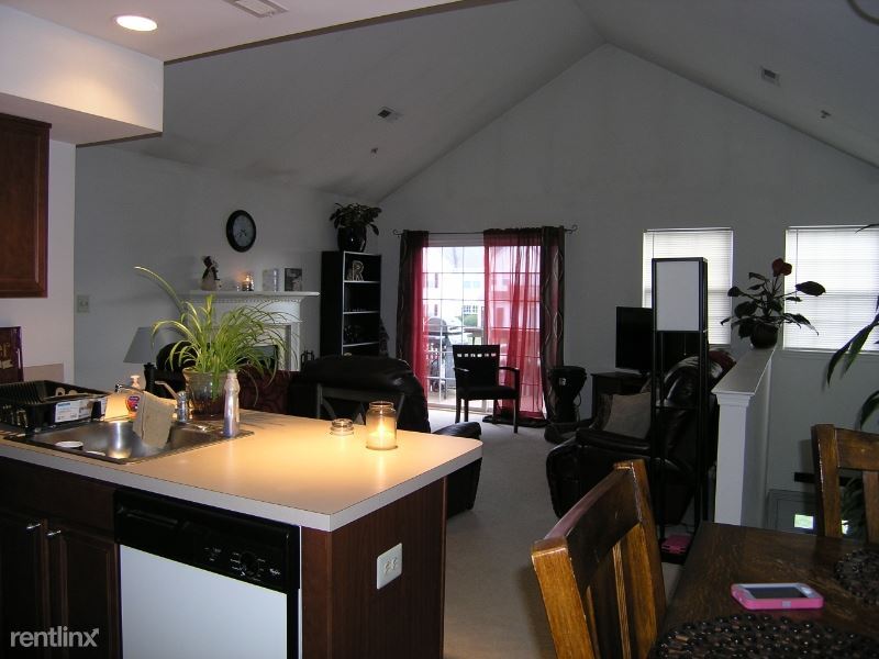 Building Photo - 2 br, 1 bath Condo - 138 Horseshoe Drive