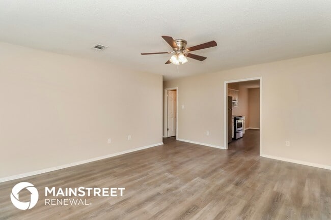 Foto del edificio - 4250 Brighton Dr