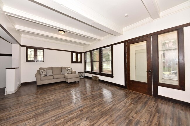 Foto del edificio - 3238 W Juneau Ave
