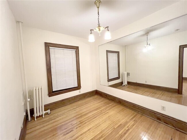 Foto del edificio - 1204 Harmon Pl