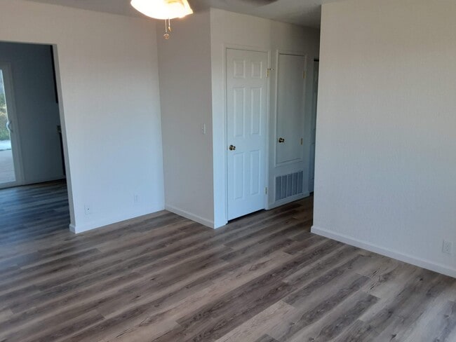 Foto del edificio - 750 Crosby Ln