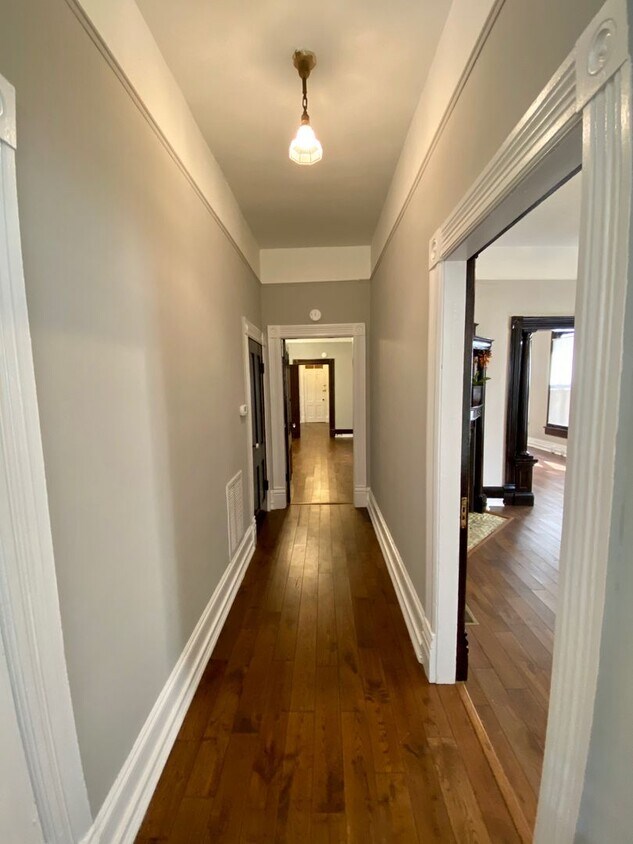 Foto principal - 2/1 Available now in the Downtown area!