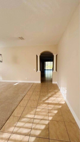 Foto del edificio - Heritage Point D Heritage Point Drive Unit 20002