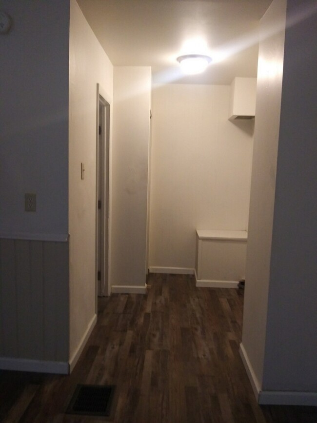 Building Photo - 325 2nd Ave