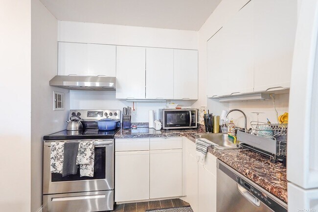 Foto del edificio - 360 Shore Rd