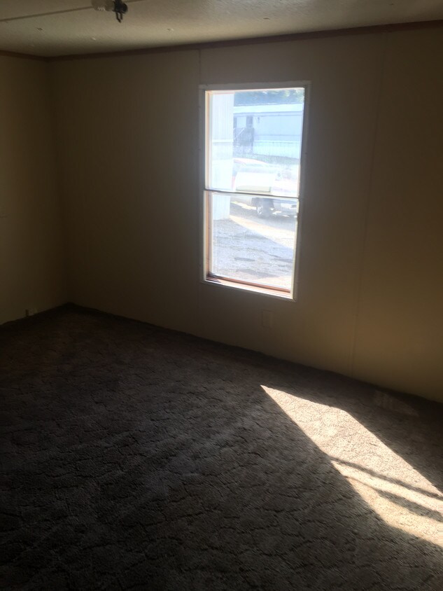 111 Whittle Park Dr Unit w3, Seneca, SC 29672 Room for Rent in Seneca