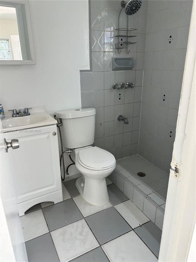 Building Photo - 1700 SW 14th Terrace