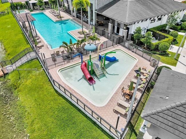 Foto del edificio - 8824 NW 154th Terrace