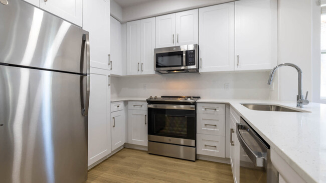 Kitchen with Stainless Steel Appliances - Kelvin Court