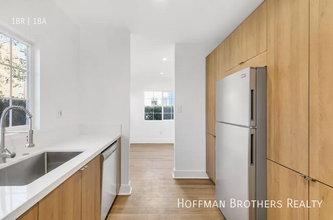 Foto del edificio - 5704 Fountain Ave