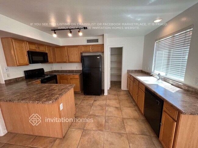 Foto del edificio - 1418 S 122nd Ln