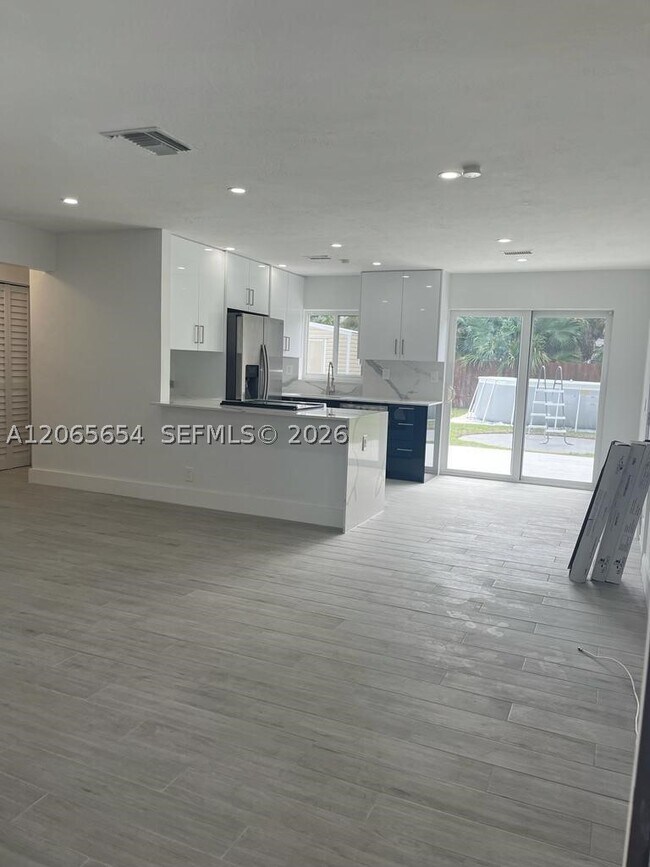 Foto del edificio - 912 NE 5th St