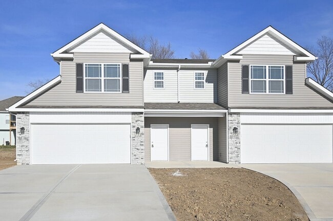 Foto del edificio - 3 Bedroom 2.5 bath 2 Car Garage   Duplex
