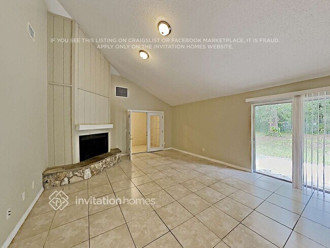 Foto del edificio - 1360 Sterling Oaks Dr