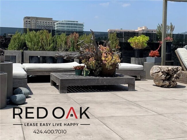 Foto del edificio - Incredible One Bedroom with Beautiful Hard...