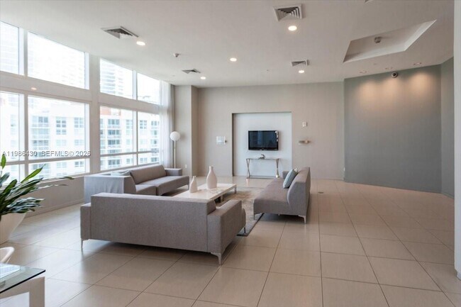 Foto del edificio - 1900 N Bayshore Dr