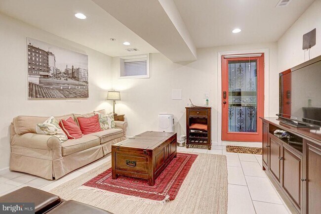 Foto del edificio - 421 11th St NE