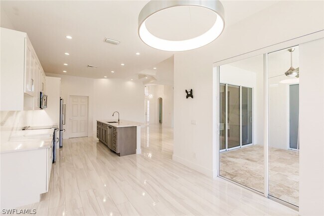 Foto del edificio - 15950 Delasol Ln
