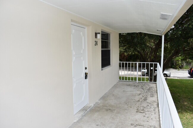 Foto del edificio - 1733 3rd Ave N
