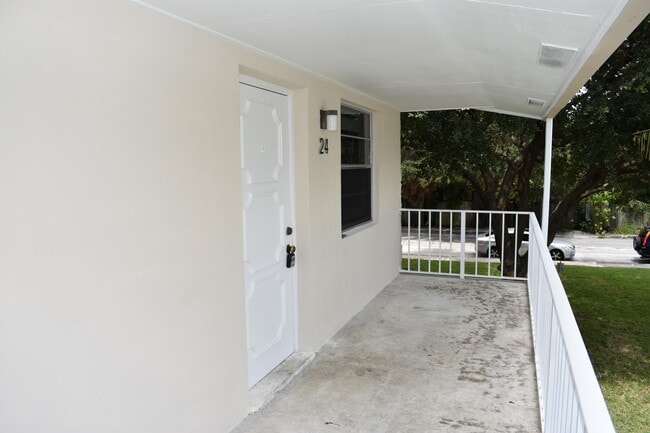 Building Photo - 1733 3rd Ave N