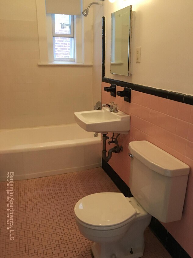 Primary Photo - 1489 Beacon St