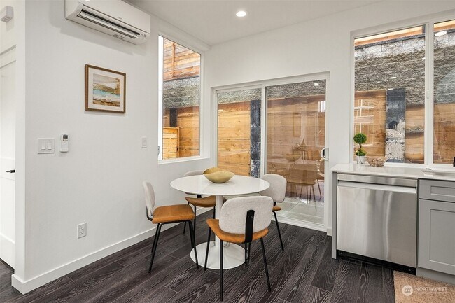 Foto del edificio - 1714 NE 96th St