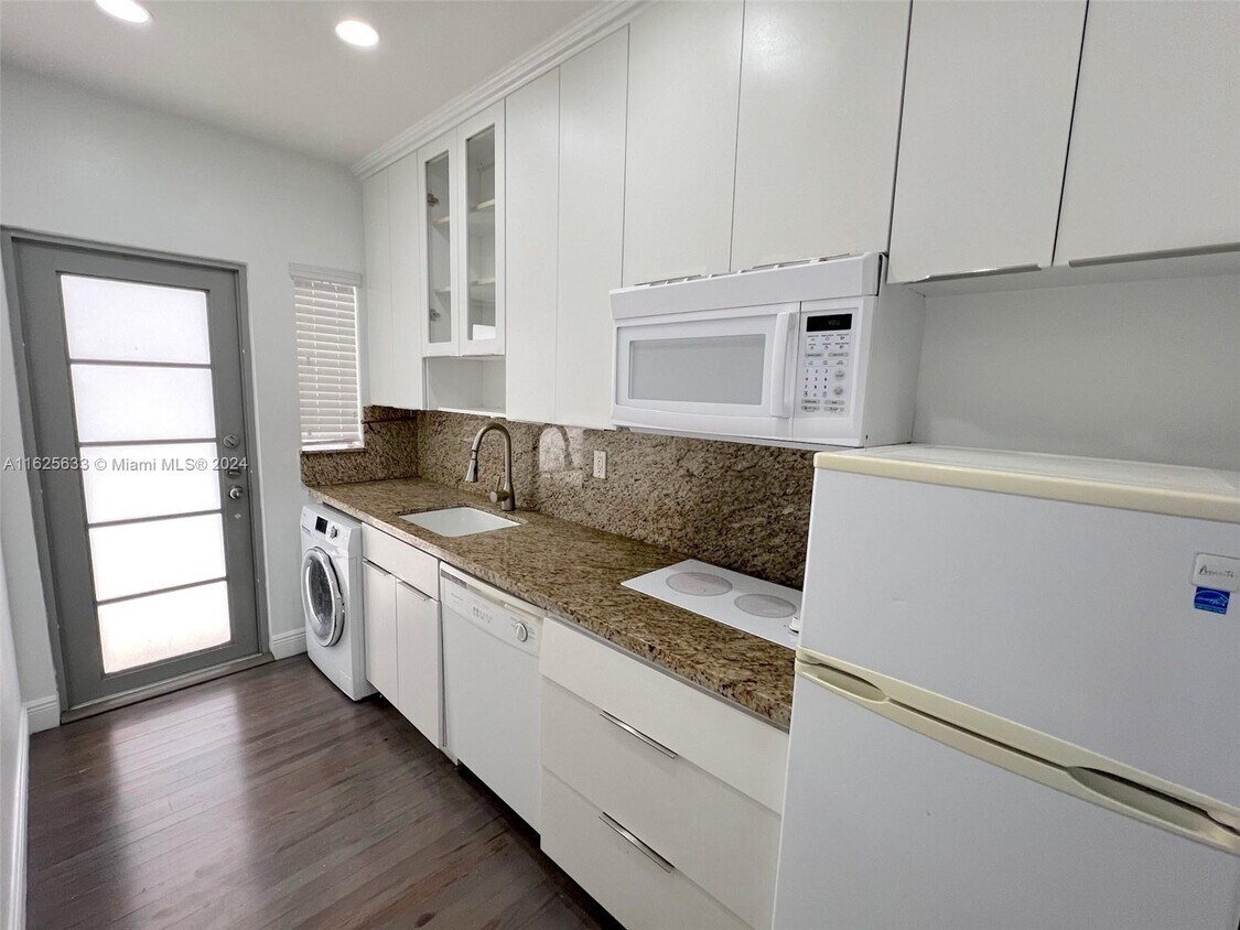 Foto principal - 744 Lenox Ave.