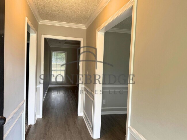 Building Photo - 3 bed, 2 bed home in Helena