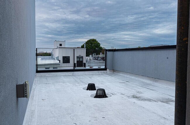 Foto del edificio - 1255 Decatur St